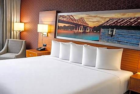 Premium King Room with City View
