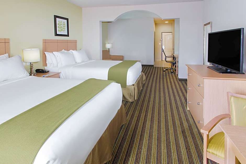 Holiday Inn Express Hotel & Suites Alvarado By IHG