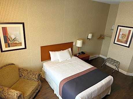 Queen Room - Mobility Access/Non-Smoking