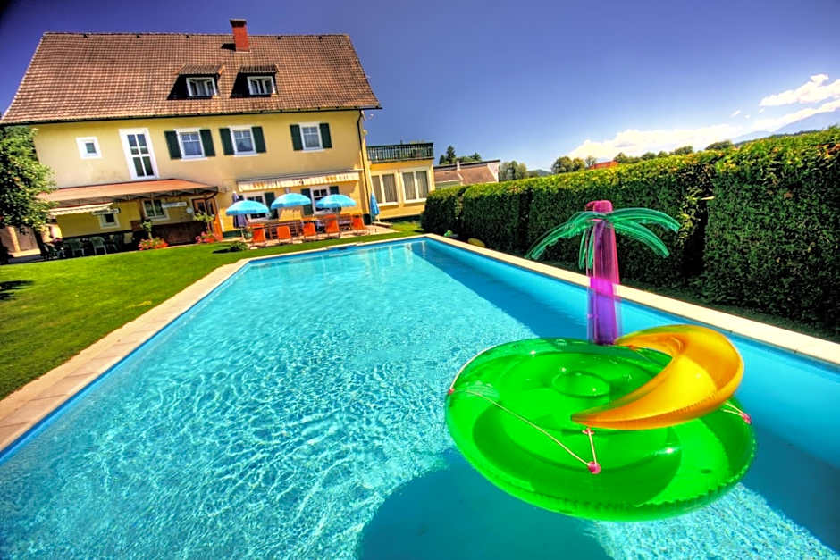 Pension DOBERNIG - CONTACTLESS CHECK IN/STAY