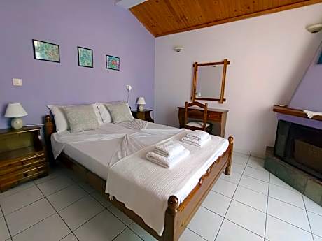 Double Room with Seating Area and Sea View