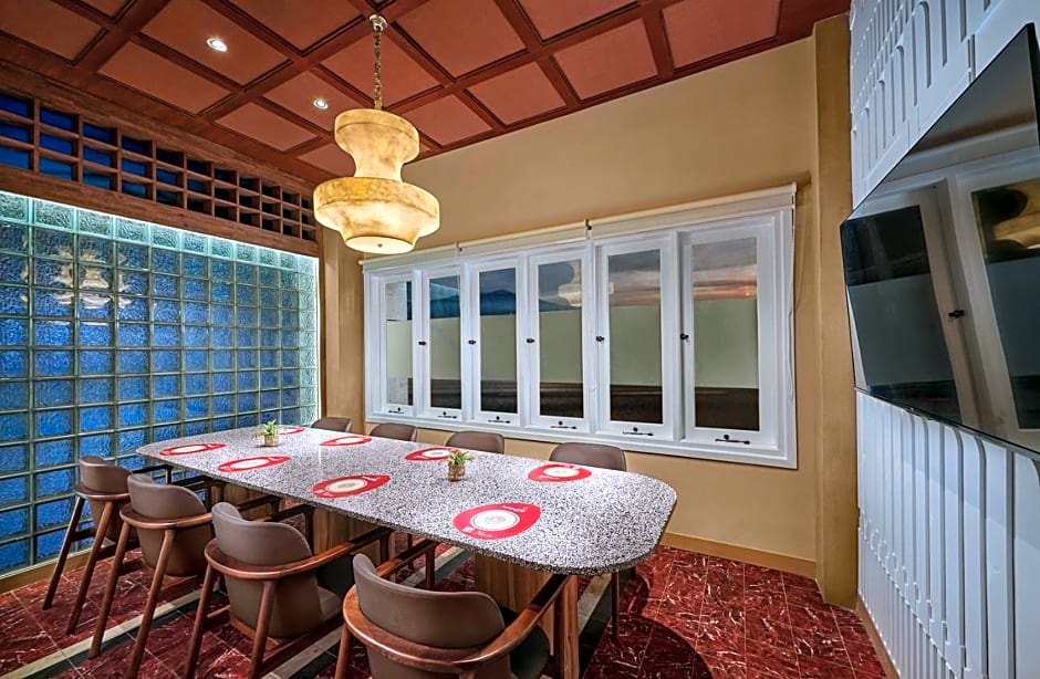 Golden Hill by Golden Tulip