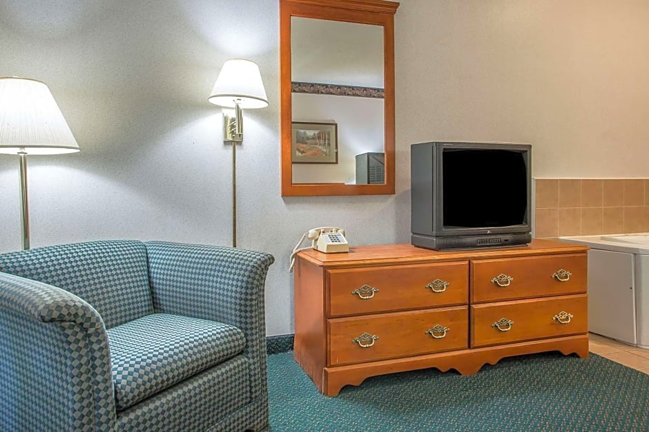 Rodeway Inn Bedford