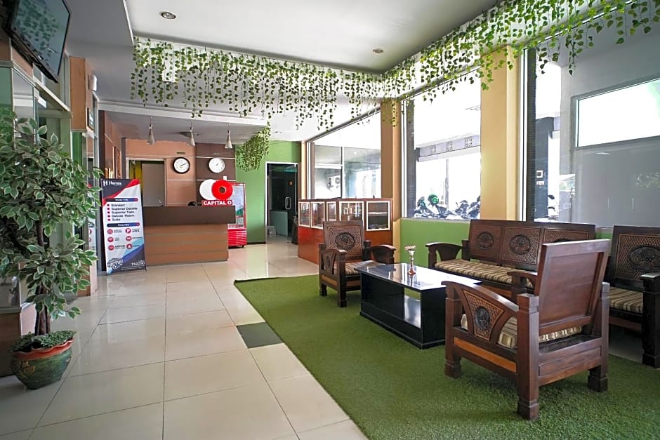 Collection O 2885 Hemra Hotel