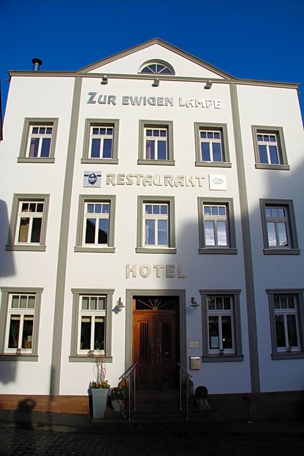 Zur Ewigen Lampe Romantisches Landhotel & Restaurant