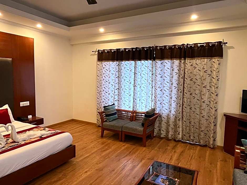 Hotel Chandertal Regency