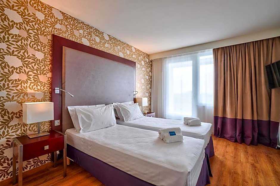 Clarion Paris CDG Airport