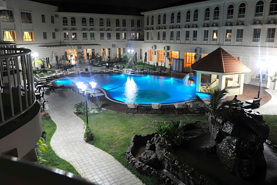 Ritz Victoria Garden