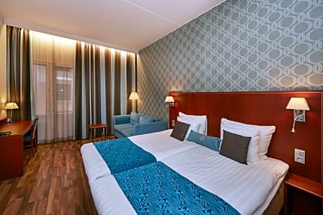 Standard Family Four