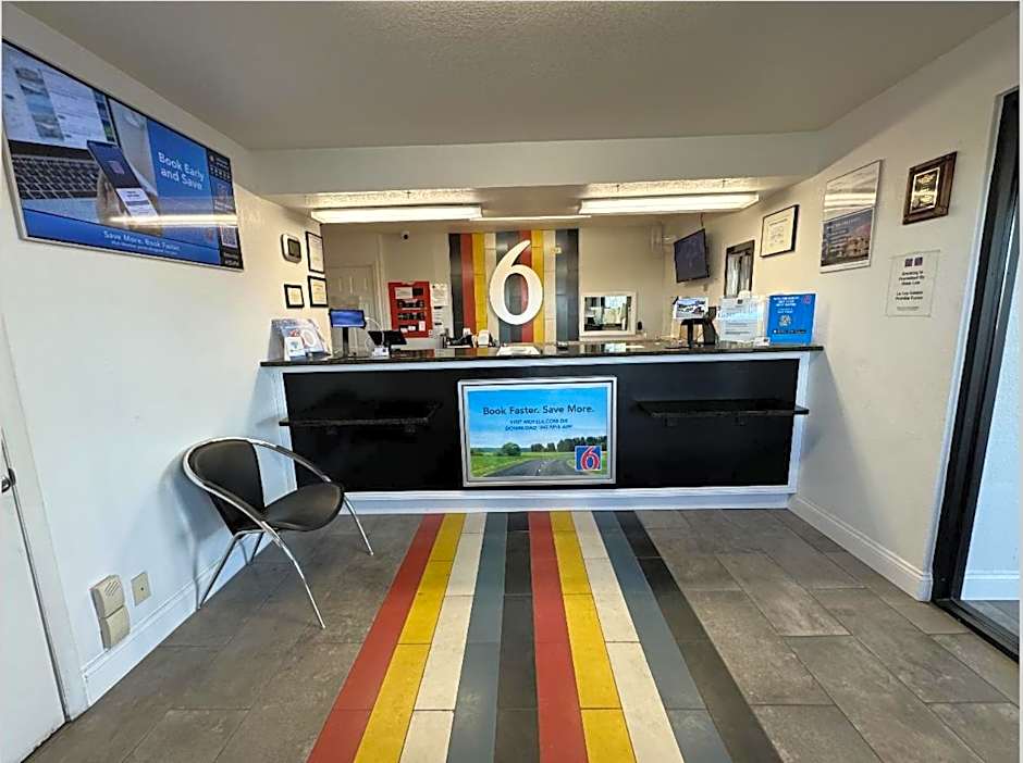 Motel 6-Janesville, WI