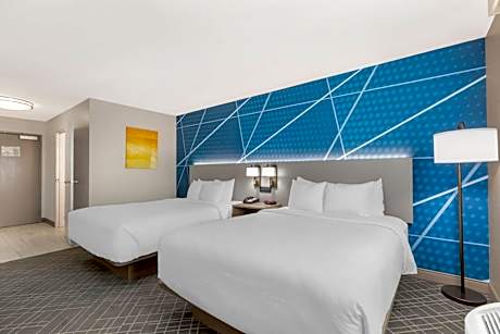 Queen Room with Two Queen Beds - Non-Smoking/Pet Friendly