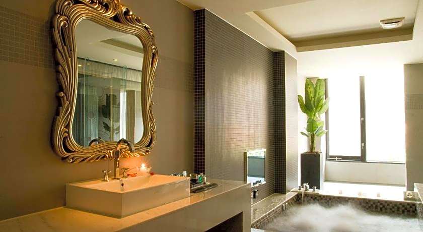 Yes Motel City Resort Paradise