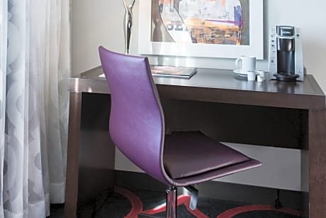 Room, 1 King Bed (High Floor)