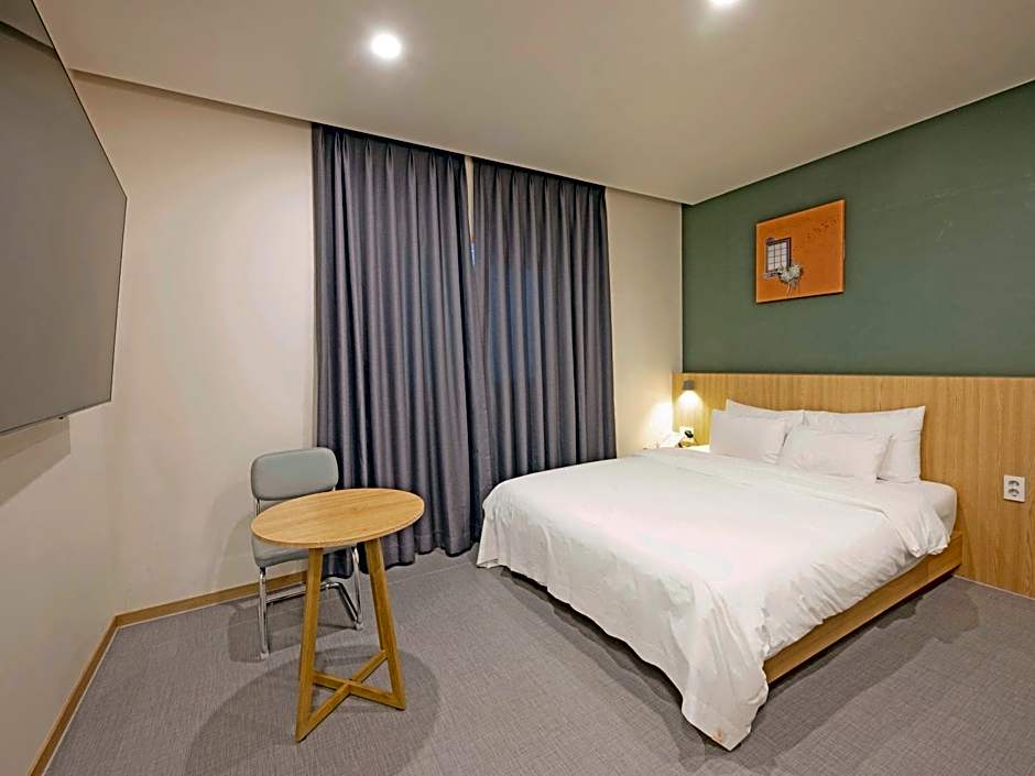 창원 호텔 레오 팔용점