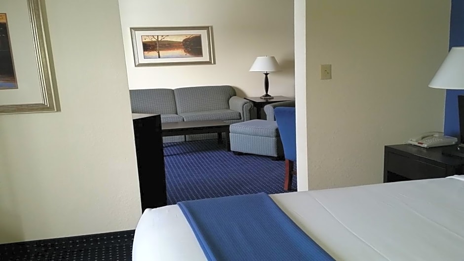 Holiday Inn Express & Suites New Buffalo, MI by IHG
