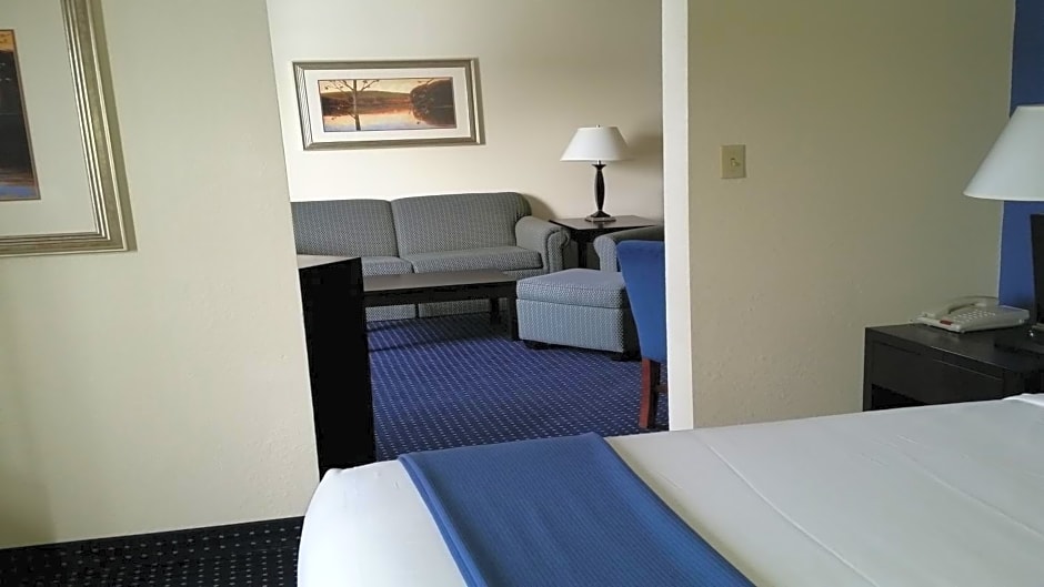 Holiday Inn Express & Suites New Buffalo, MI