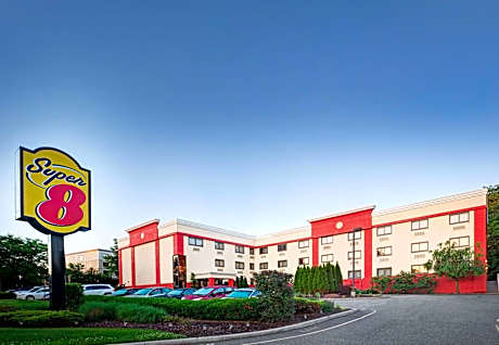 Super 8 by Wyndham Mahwah