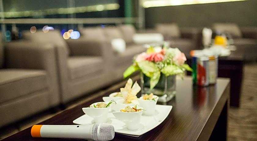 Hotel Royale Signature