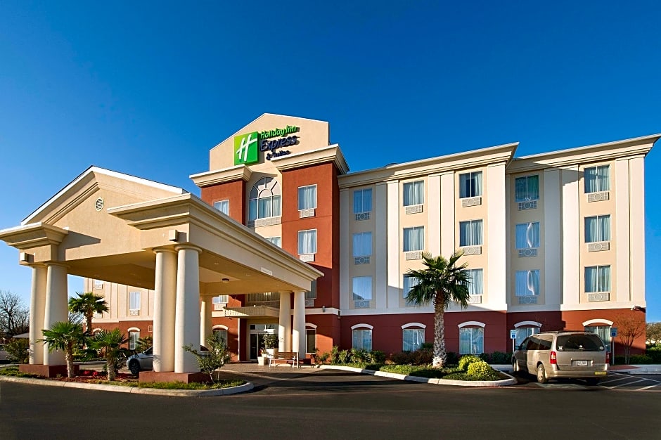 Holiday Inn Express Uvalde