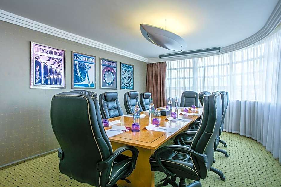 Crowne Plaza Liverpool - John Lennon Airport By IHG