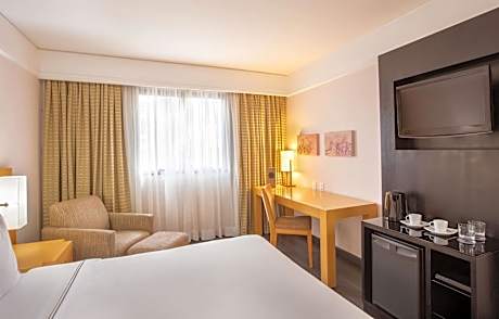 Room Premium Queen Bed