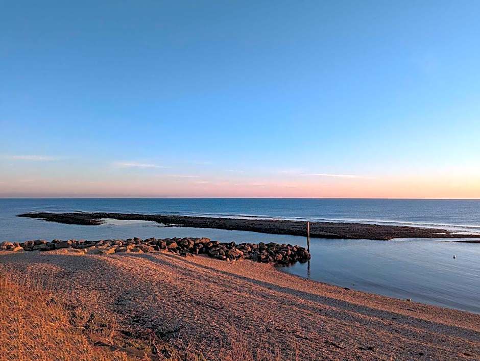 Swift Mosselle Pitch 24 Creek Caravan Park dog friendly