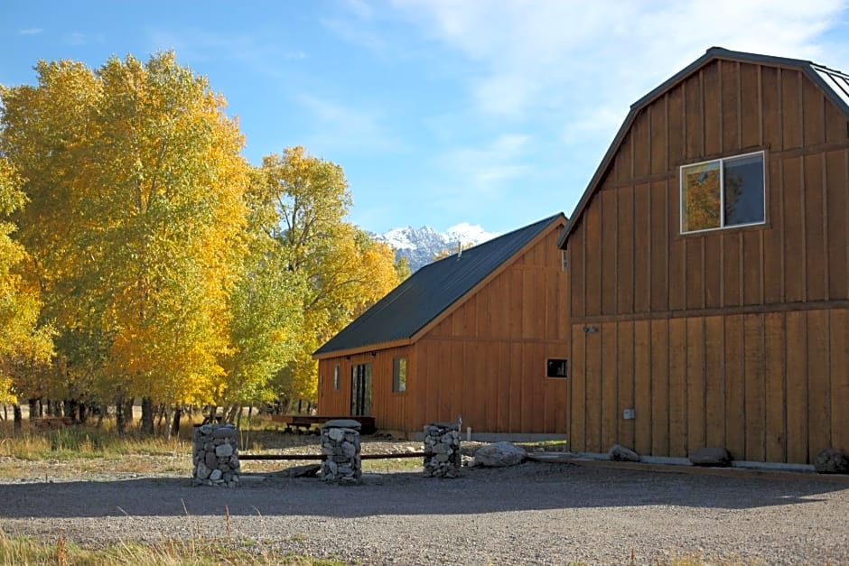 Montana Yellowstone River Retreat