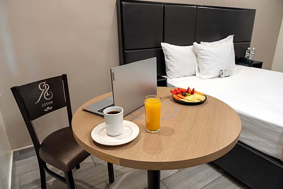 Hotel Siesta Real