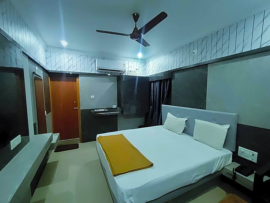 Hotel Govind Heights