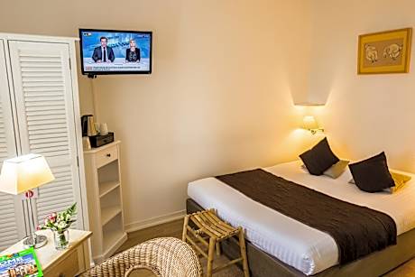 Classic Double Room 9
