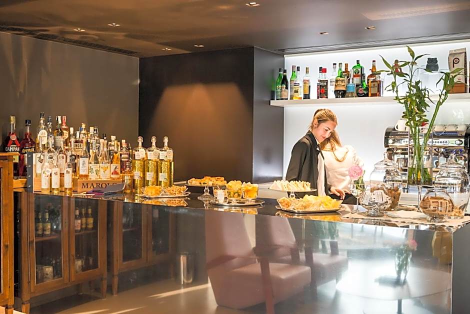 Point Hotel