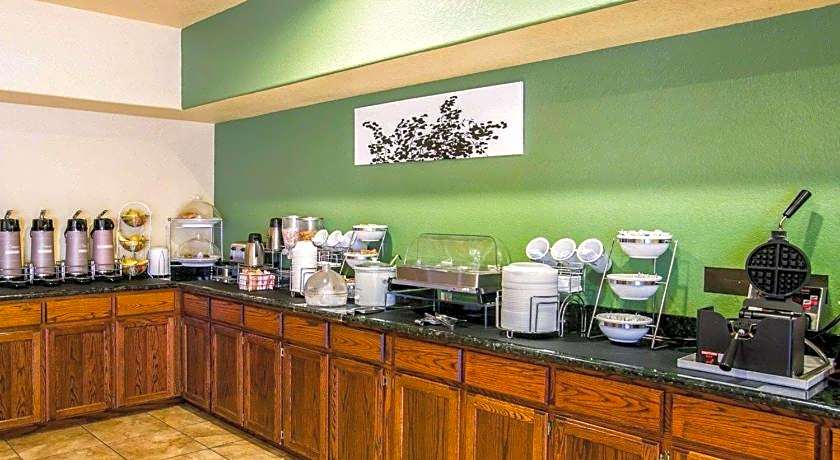 Sleep Inn & Suites Gonzales near Palmetto State Park
