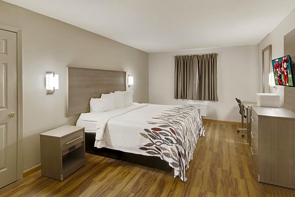 Red Roof Inn & Suites Pensacola-NAS Corry