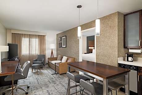 2 Bedroom Suite, Bedroom 1: 1 King, Bedroom 2: 1 Queen, Sofa bed