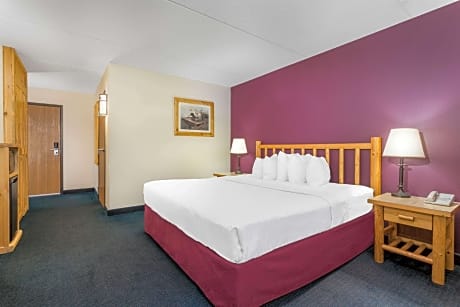 1 King Bed Deluxe Mobility Accessible Room Non-Smoking