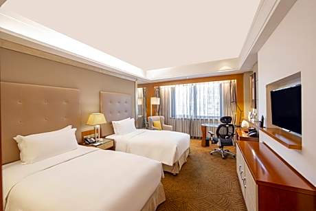 Club Sofitel Luxury Room with Twin Bed