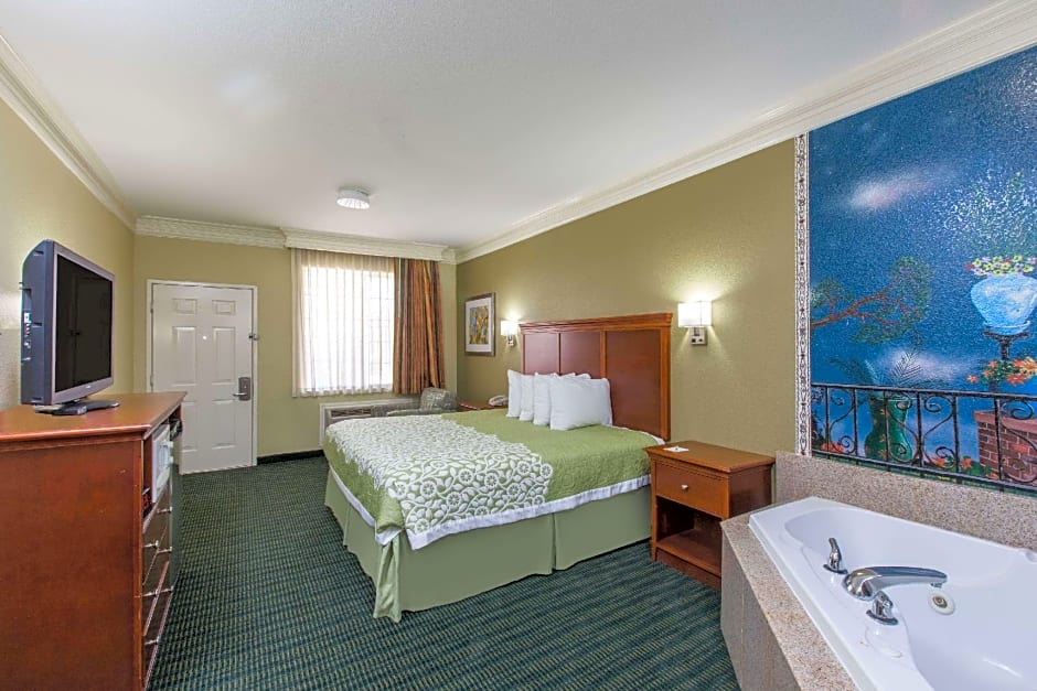 Days Inn & Suites by Wyndham Big Spring