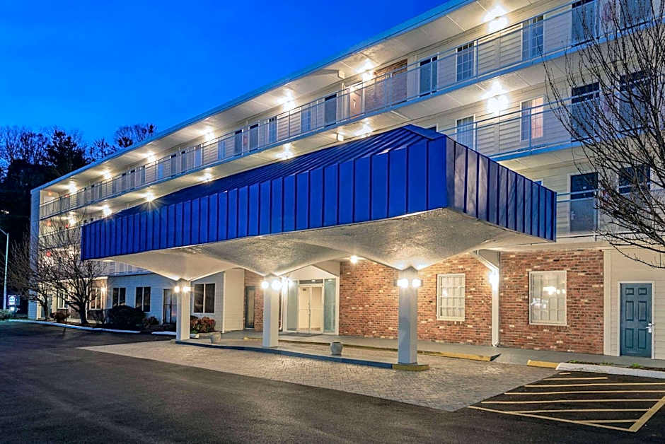 Howard Johnson by Wyndham Staunton