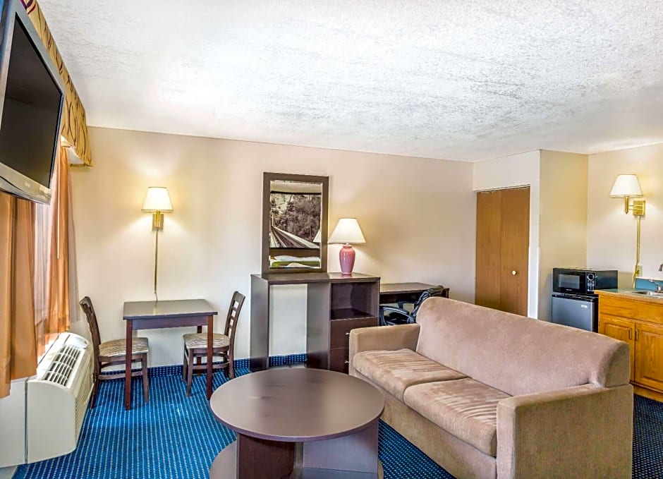 Super 8 by Wyndham Mesa Gilbert
