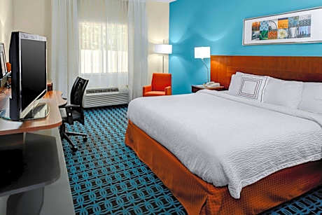 Room, 1 King Bed (Mobility/Hearing Accessible, Tub)