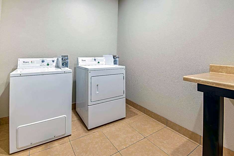 La Quinta Inn & Suites by Wyndham Weatherford OK