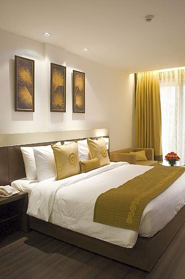Shervani Hotel Nehru Place