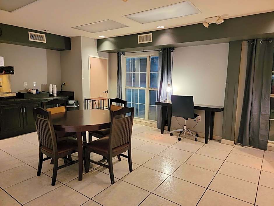 Extend-a-Suites - Extended Stay, I-40 Amarillo West