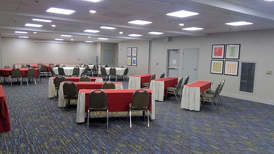 Holiday Inn Express & Suites Tracy By IHG