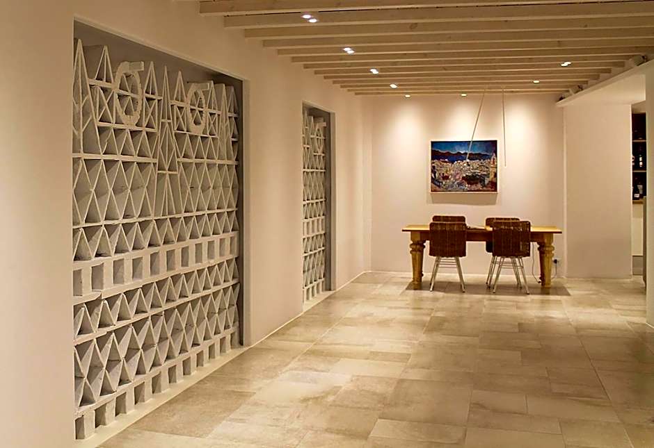 Vienoula's Garden Hotel
