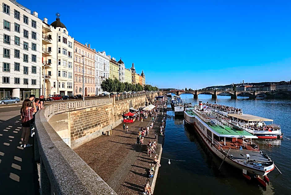 Dancing House hotel - Tančící dům