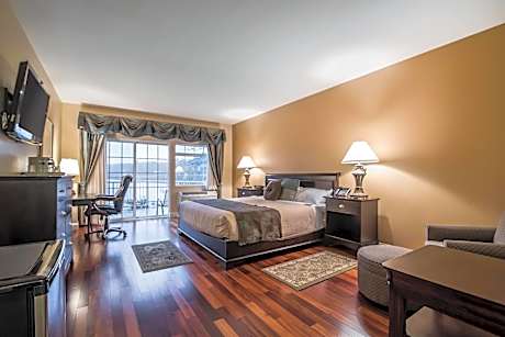 Deluxe King Room - Non-Smoking