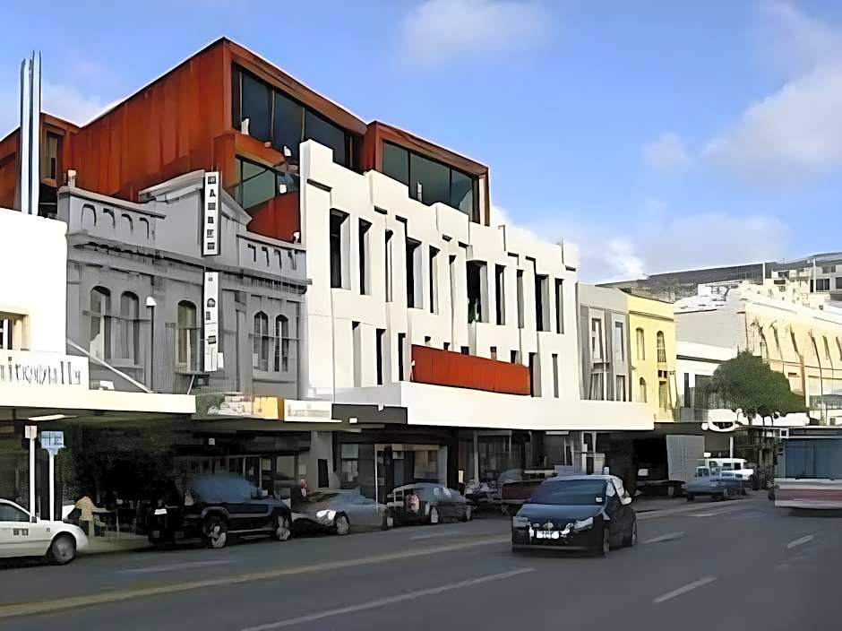 K Road City Travellers Hostel