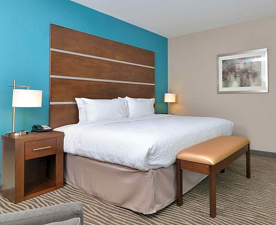 Hampton Inn By Hilton & Suites Des Moines Downtown
