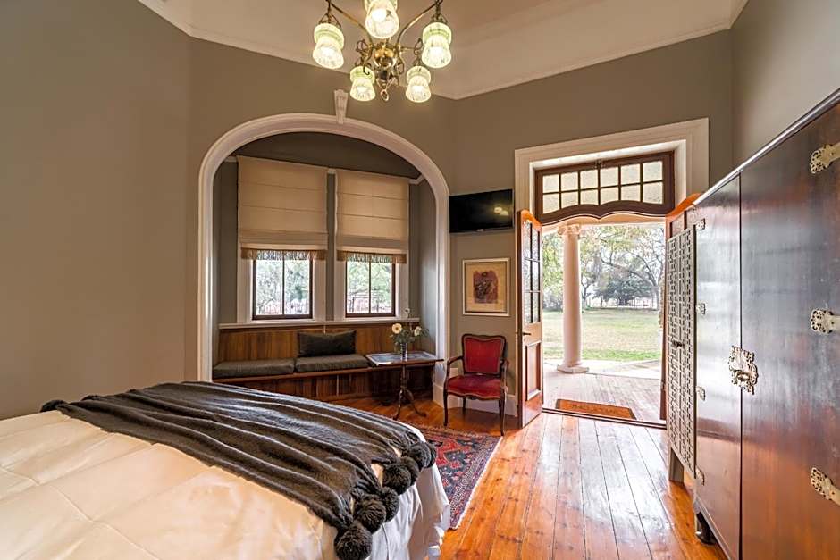 Welgeluk Feather Palace